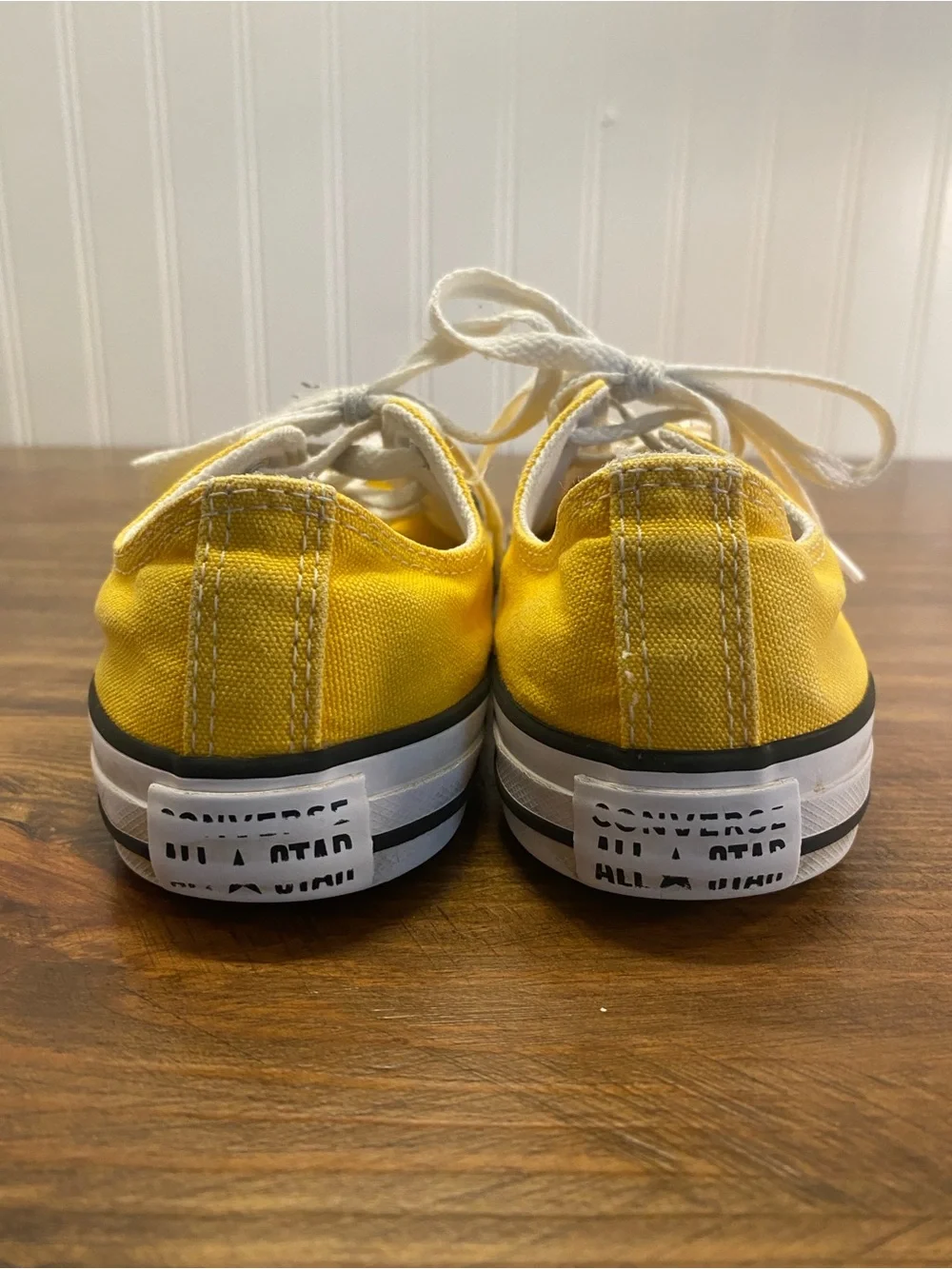 Converse - Kids Yellow low top lace-up Canvas Sneakers - size: YOUTH 3